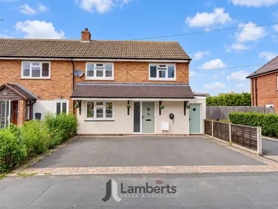 16a Watts Road, Studley