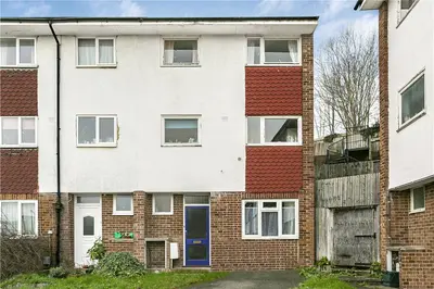 Guildford Park Avenue, Guildford, GU2