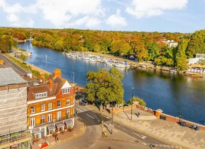 Bridge Road, East Molesey, KT8