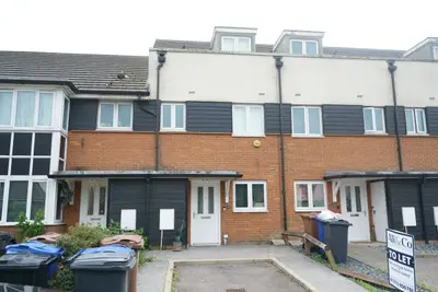 North Road, Purfleet, Essex, RM19 1TU