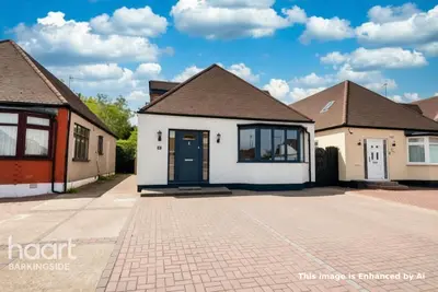 Ewellhurst Road, Clayhall, IG5