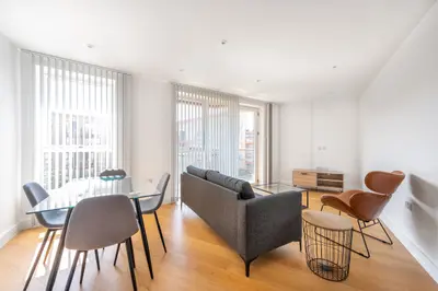 Flat 10, St Davids House, Tollgate Gardens, London