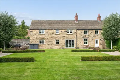 Doncaster Road, Foulby, WF4