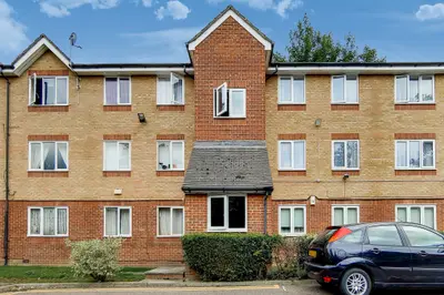 112 Pycroft Way, Edmonton, London, N9 9XR