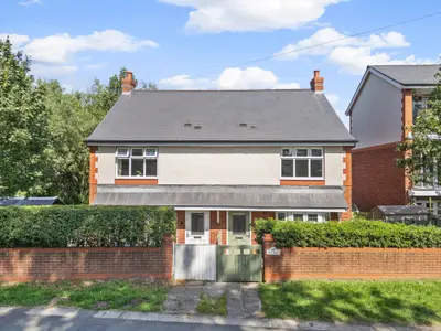 Chester Road, Warrington, WA4 6ES