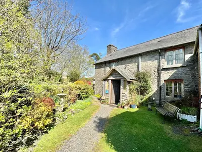 Garth, Llangammarch Wells, Powys, LD4 4AG