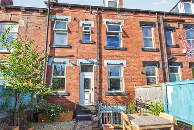 Victoria Road, Kirkstall, LS5