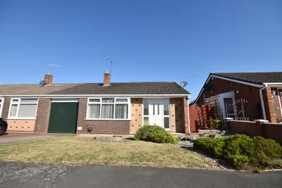 Ffordd Alun, Wrexham, LL12