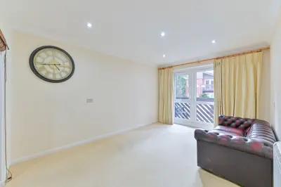 45 Cedar Close, London