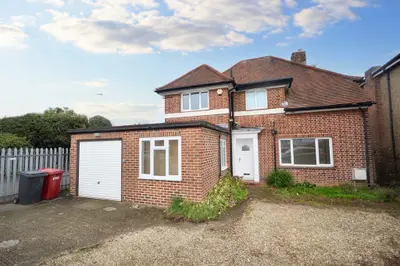 Montem Lane, Slough, SL1