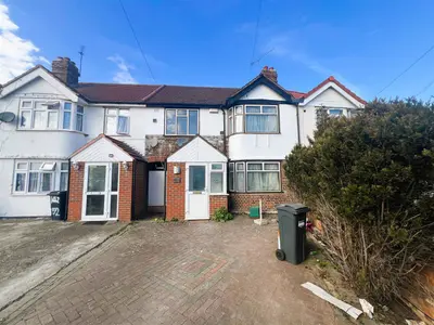 Ash Grove, Heston