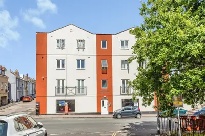 North Corner, BS3