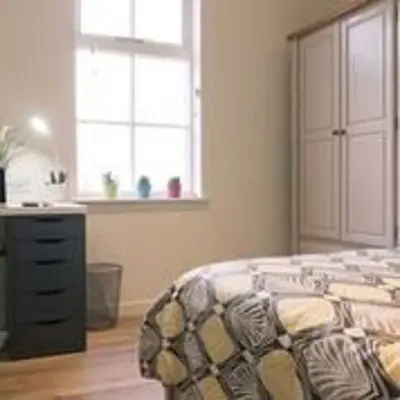 Bells Square, house share, S1