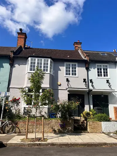 Clavering Avenue, London, SW13