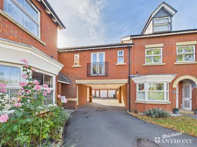 Whitebeam Close, Weston Turville, Aylesbury, HP22 5YE