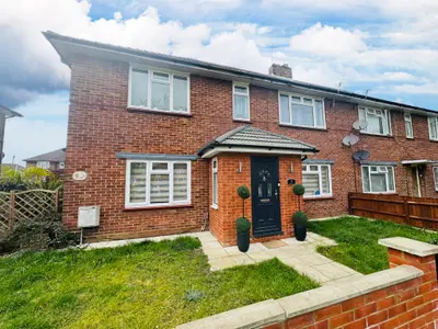 Barn Close, Northolt, UB5