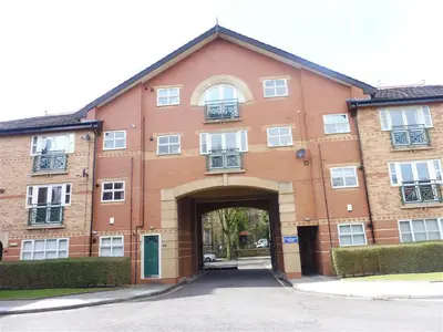 Brompton Avenue, L17