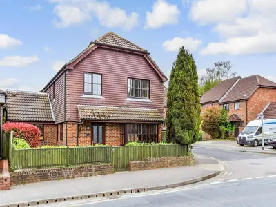 Jarvis Place, St Michaels, TN30