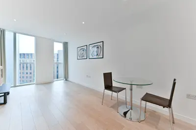 Flat 143, Tennyson Apartments, 1 Saffron Central Square, Croydon