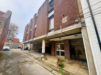 High Street, Lymington, SO41