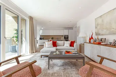 Pinewood Gardens, Teddington, Middlesex, TW11 9FJ