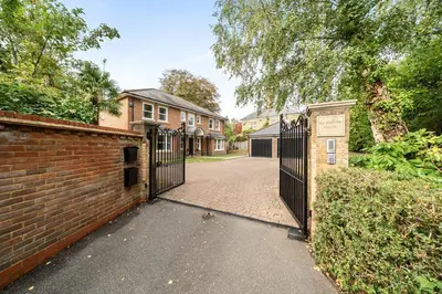 London Road, Ascot, SL5