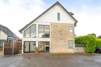 Raymill Rd East, Maidenhead, SL6