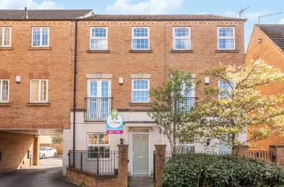 Carson Avenue, Dinnington, S25
