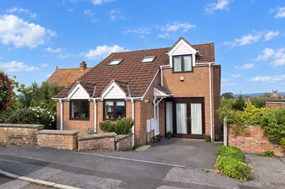 Hill Head Close, Glastonbury, BA6
