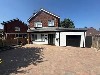 Parkfield Drive, Helsby, WA6