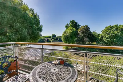 Point Wharf Lane, Brentford, TW8
