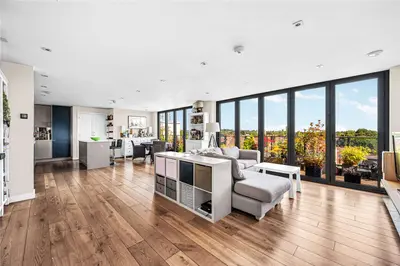 Uxbridge Road, London, W5 3NT