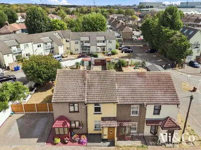 Tunnel Cottages, Grays, Essex, RM20 3HT