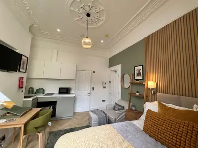 Mount Gould Road, PL4