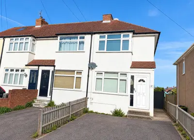 Warwick Avenue, Surrey Egham, TW20