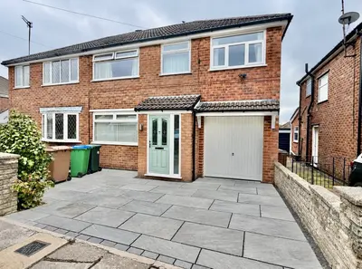 Wilson Avenue, Heywood, OL10