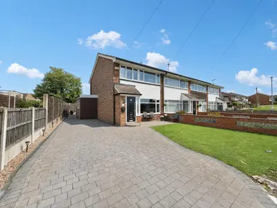 Whittles Walk, Denton, M34