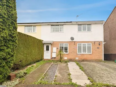 The Chase, Brackla, CF31