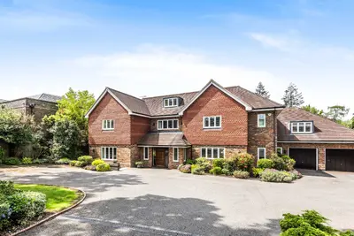 Cockfosters Road, Hadley Wood, EN4 0JS