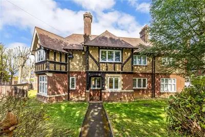 London Road, Luton, Bedfordshire, LU1 3RH