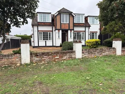 Pitts Lane, Earley, RG6