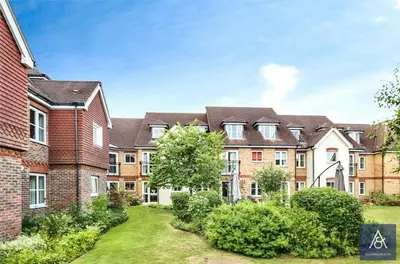 Buckingham Road, Brackley, NN13