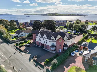 11h, Greenock Road, Largs KA30 8PH