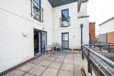 25 Bloomfield Court, 2 Brisbane Road, London