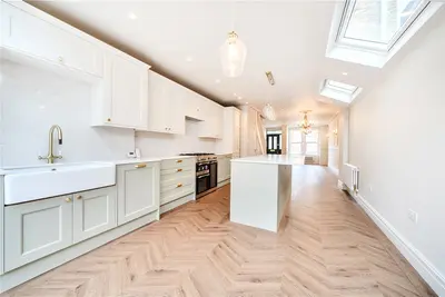 Brunswick Crescent, London, N11 1EE