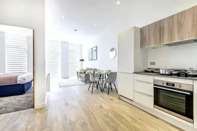 North Star Avenue, Swindon, SN2
