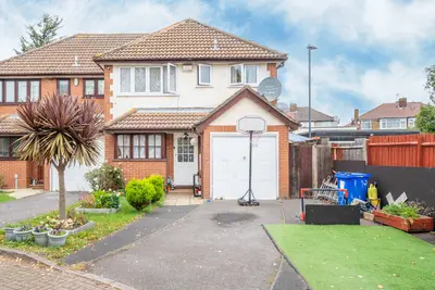 91 Morley Crescent West, Stanmore