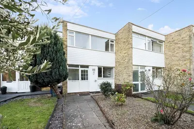 Kneller Road, TW2