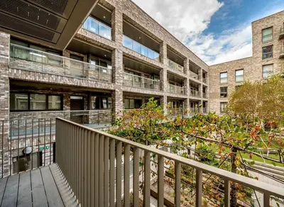 Armada Way, Armada Way, E6