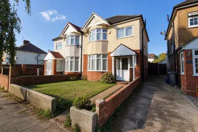 Great West Road, Isleworth, TW7